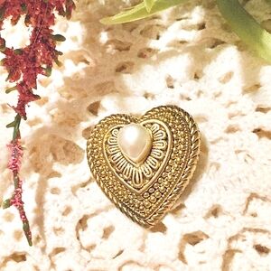 💗Vintage Gold Heart & Pearl Brooch💗
